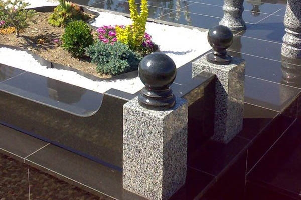 Ограды гранитные