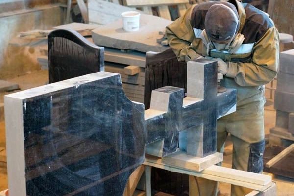 Изготовление памятника